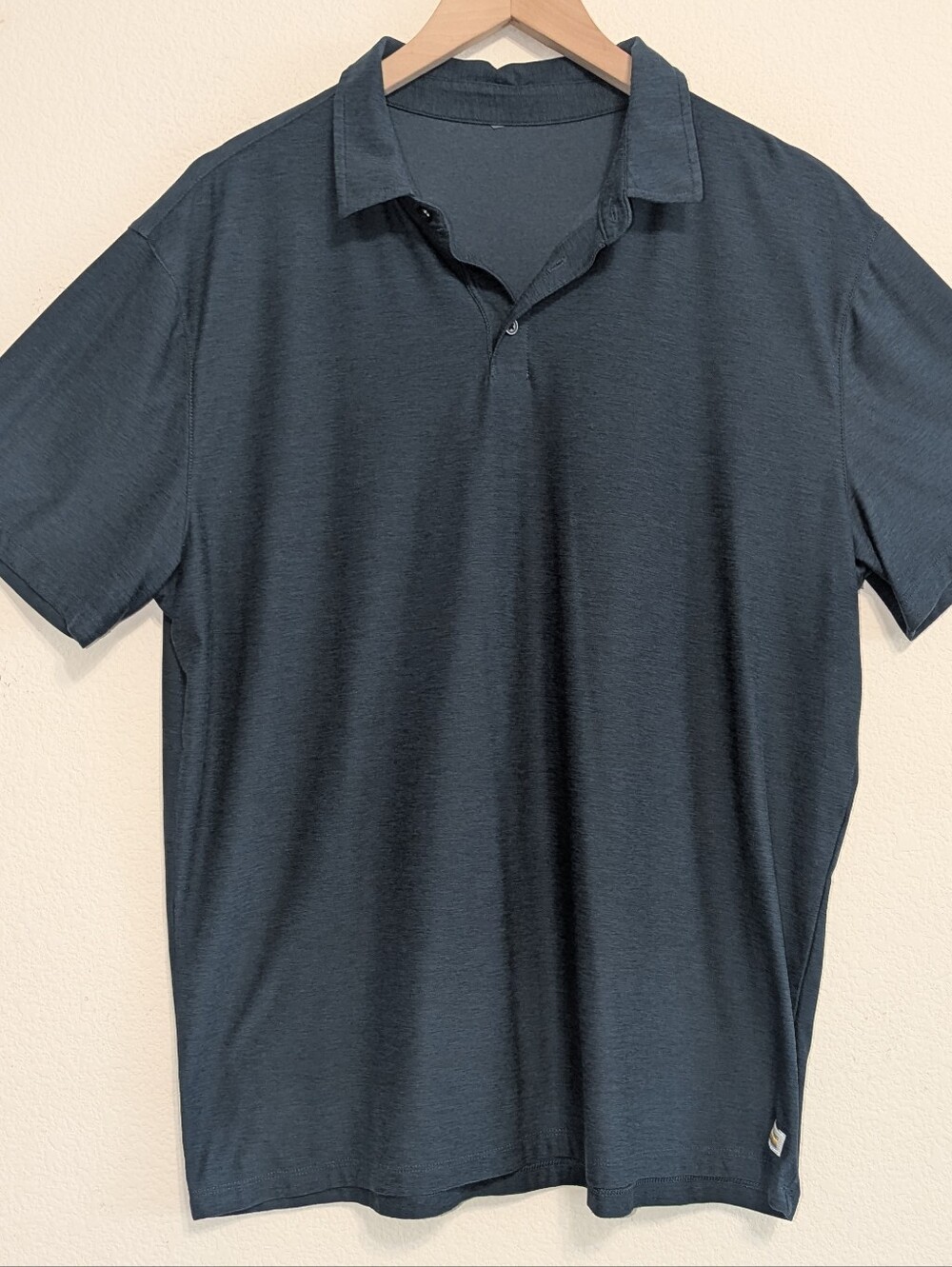 Vuori Polo Shirt Mens XL Blue Strato Tech Short Sleeve Athleisure Casual Golf